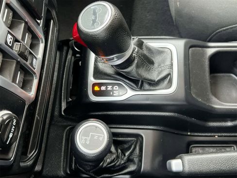 Used 2020 Jeep Wrangler Unlimited Sport S image 32