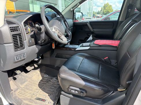 Used 2014 Nissan Titan SL w/ SL Heavy Metal Package AWD/4WD image 8