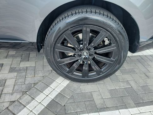 Certified 2025 Land Rover Range Rover Autobiography AWD/4WD image 14