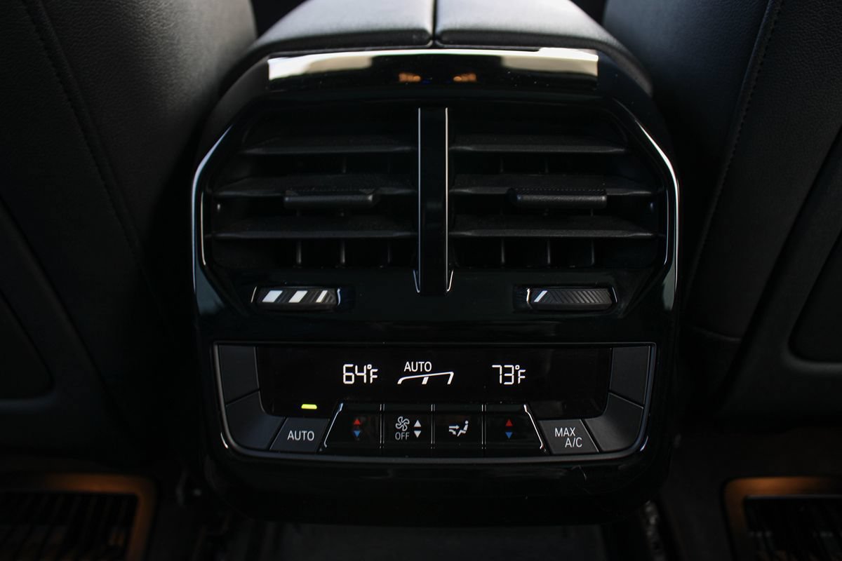 Used 2024 BMW iX xDrive50 w/ Sport Package AWD/4WD image 35