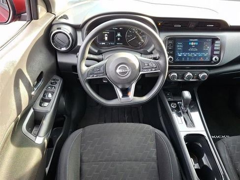 Used 2024 Nissan Kicks SV image 12