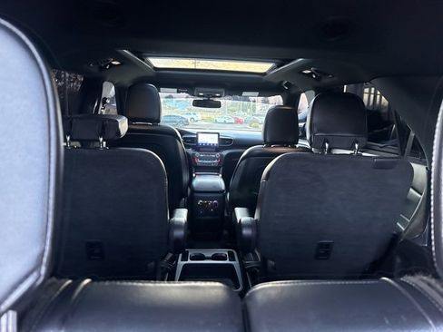 Used 2020 Ford Explorer Limited image 17