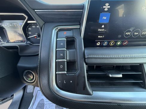 Used 2021 GMC Yukon SLT w/ SLT Premium Package image 24