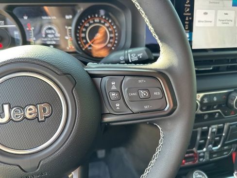 Used 2025 Jeep Gladiator Rubicon w/ Safety Group image 29