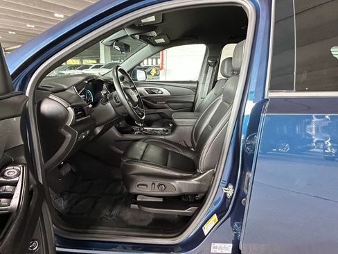 Used 2023 Chevrolet Traverse LT w/ LPO, Floor Liner Package image 5