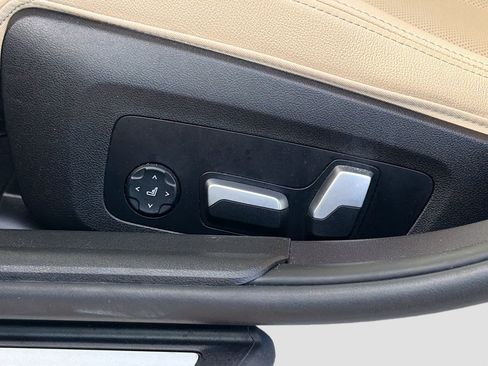 Used 2023 BMW 330i Sedan w/ Driving Assistance Package image 27