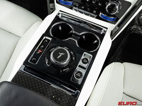 Used 2021 Rolls-Royce Cullinan Black Badge AWD/4WD image 34