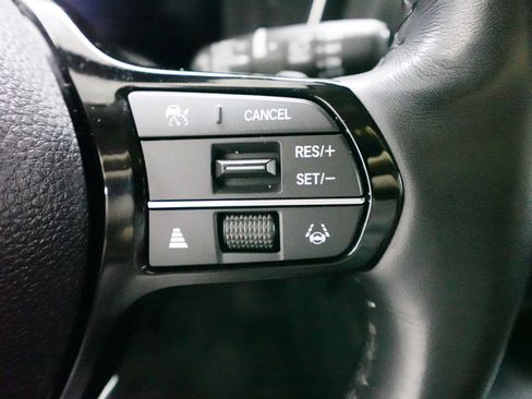 Used 2025 Honda Pilot Elite image 18
