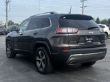 Used 2019 Jeep Cherokee Limited w/ Luxury Group image 3