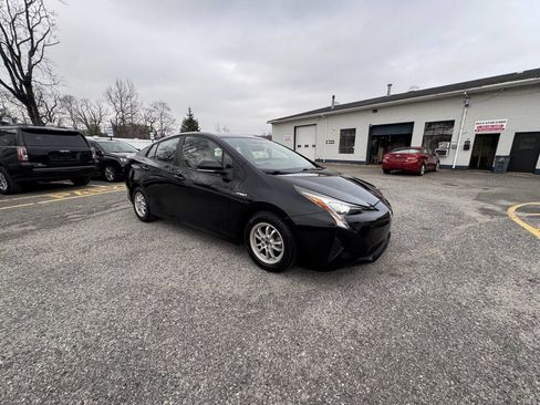 Used 2016 Toyota Prius Two image 6