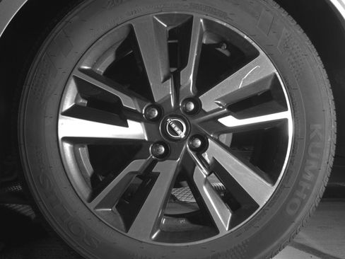Used 2025 Nissan Versa SV FWD image 14