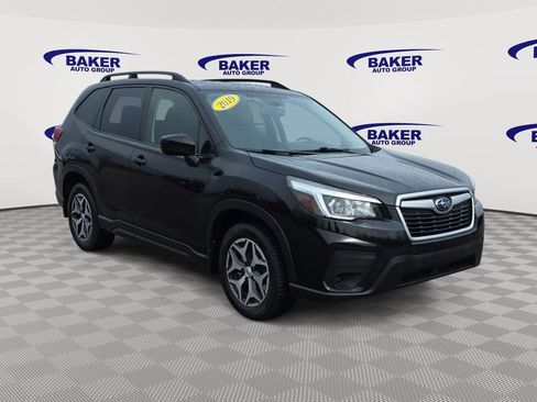 Used 2019 Subaru Forester Premium AWD/4WD image 3