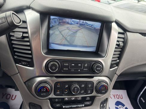 Used 2018 Chevrolet Suburban LT RWD image 13