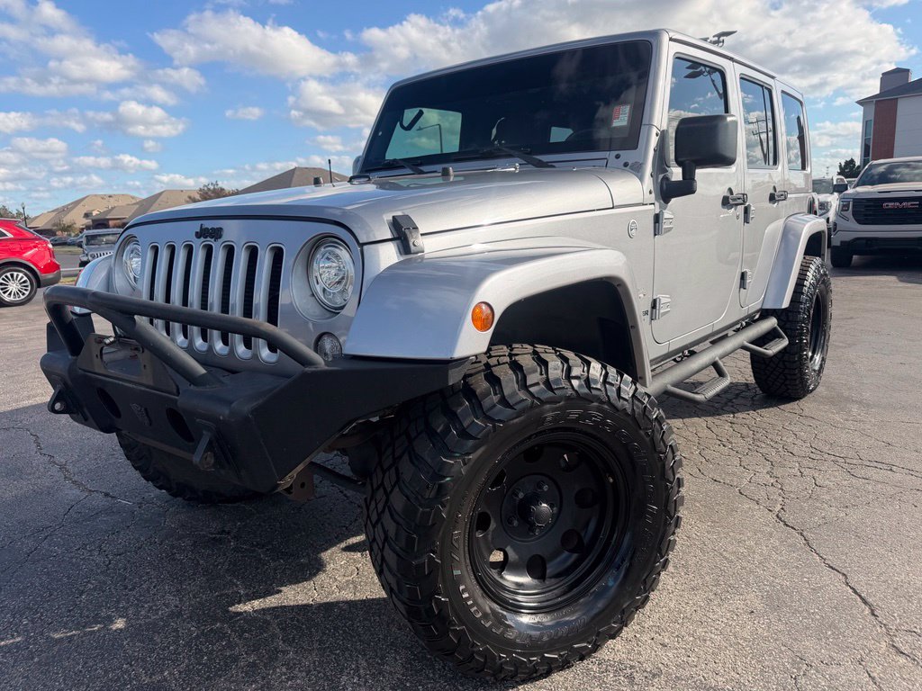 Used 2017 Jeep Wrangler Unlimited Sahara w/ Max Tow Package AWD/4WD image 2