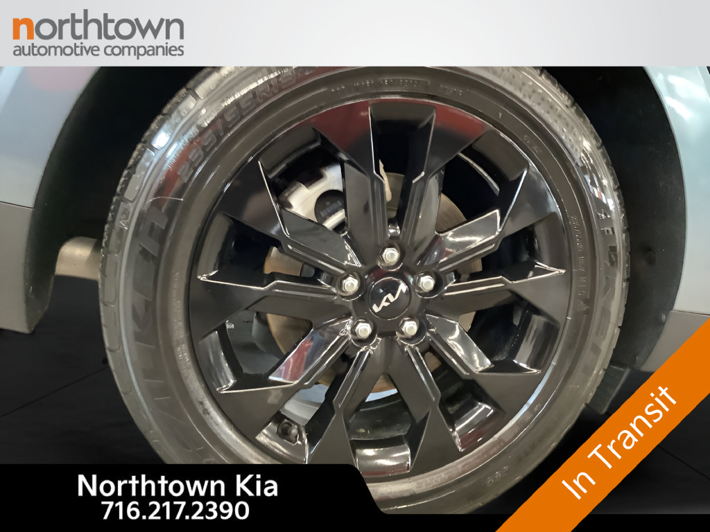 Certified 2023 Kia Carnival SX FWD image 35