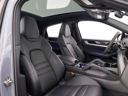 Certified 2026 Porsche Cayenne S AWD/4WD image 32