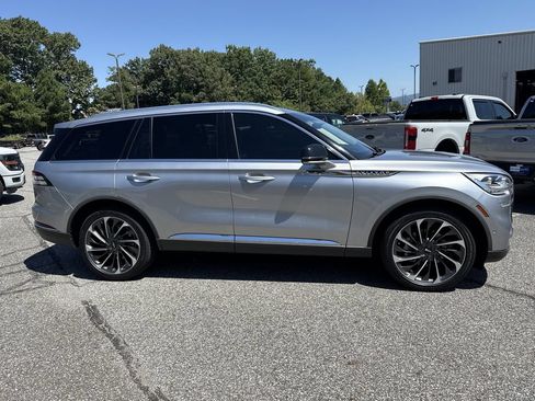 Used 2022 Lincoln Aviator Reserve w/ Equipment Group 201A AWD/4WD image 8