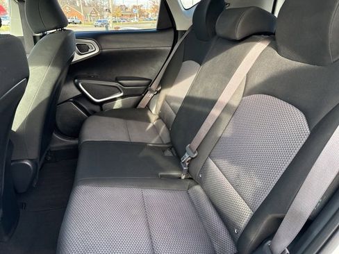 Used 2023 Kia Soul LX w/ LX Technology Package image 33
