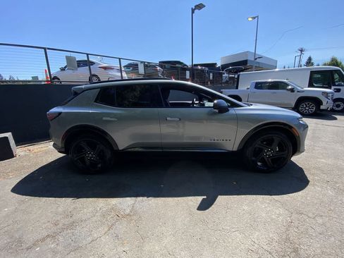 Used 2024 Chevrolet Equinox EV RS AWD/4WD image 7