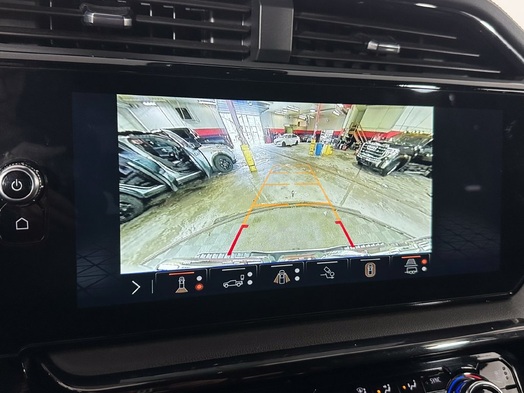 Used 2024 GMC Sierra 1500 AT4 w/ Technology Package AWD/4WD image 17