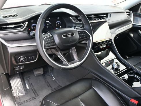 Used 2023 Jeep Grand Cherokee L Limited AWD/4WD image 7