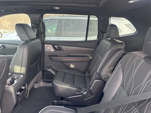 New 2026 Buick Enclave Avenir w/ Super Cruise Package image 17