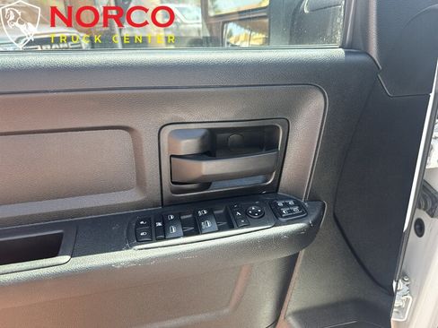 Used 2024 RAM 3500 Tradesman w/ Towing Technology Group AWD/4WD image 16