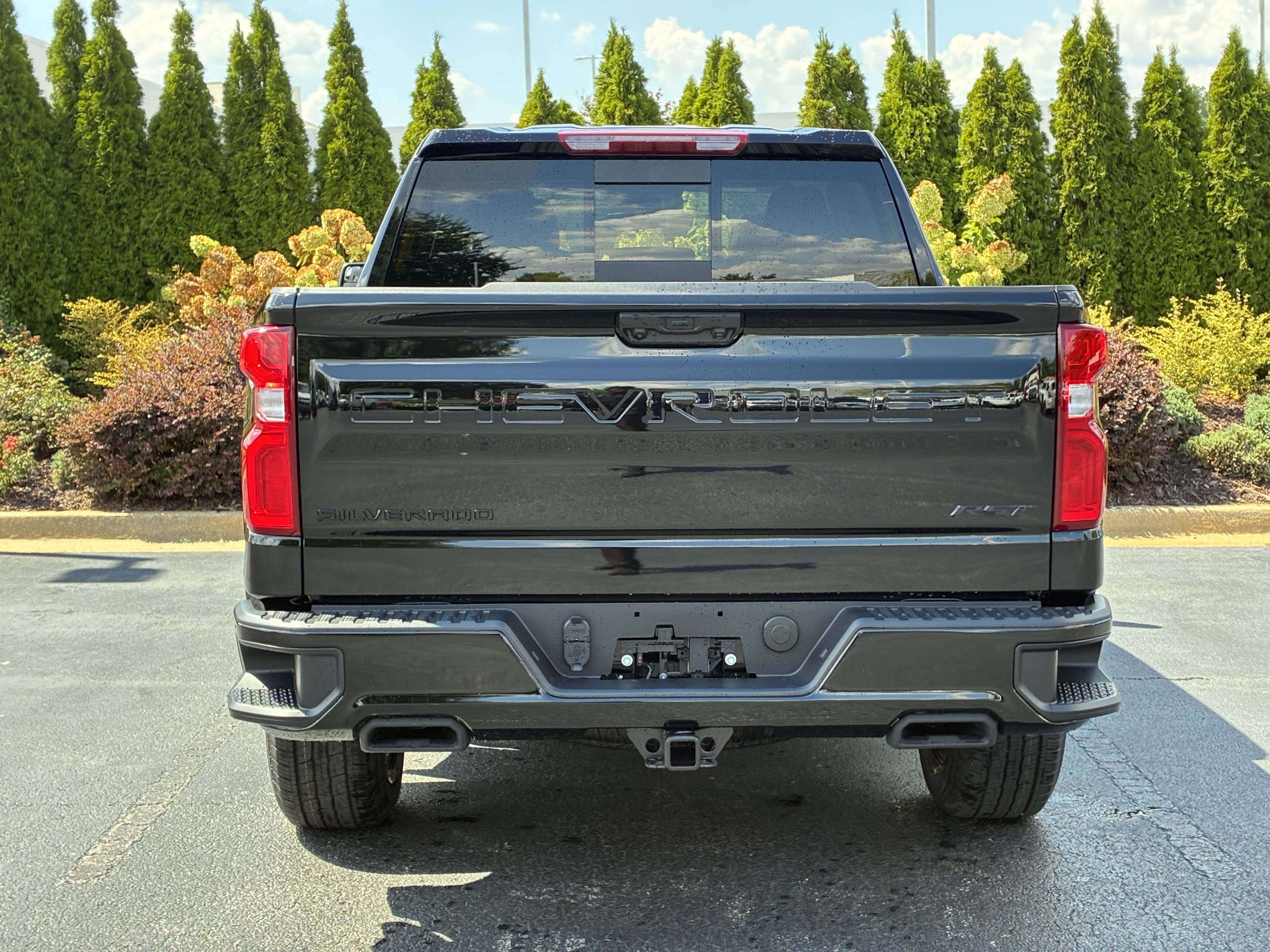 New 2026 Chevrolet Silverado 1500 RST w/ Dark Appearance Package AWD/4WD image 8