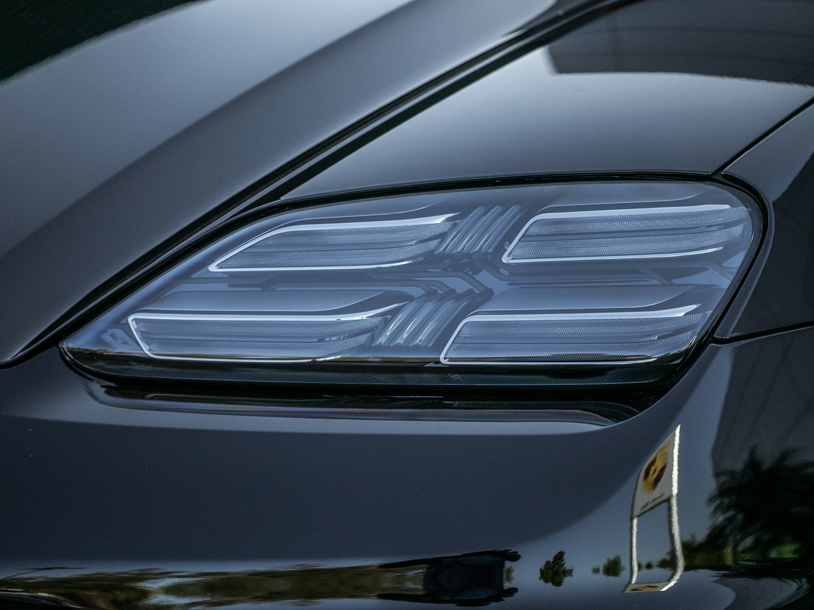 Certified 2025 Porsche Macan Electric RWD image 26