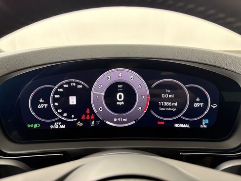 Certified 2025 Porsche Cayenne S image 36