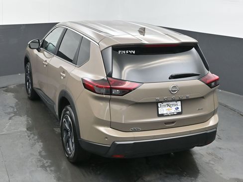 Used 2025 Nissan Rogue SV image 38