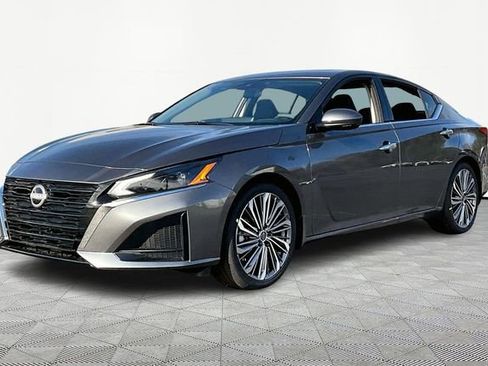 New 2025 Nissan Altima 2.5 SL image 2