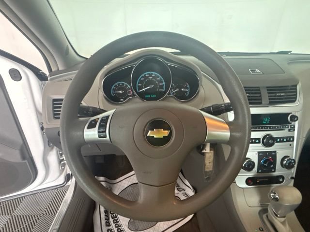 Used 2009 Chevrolet Malibu LS FWD image 4