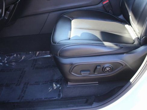 Used 2024 Jeep Grand Cherokee Limited image 17