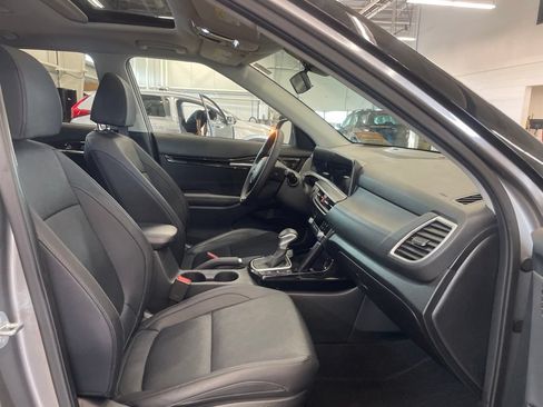 Certified 2024 Kia Seltos EX AWD/4WD image 19