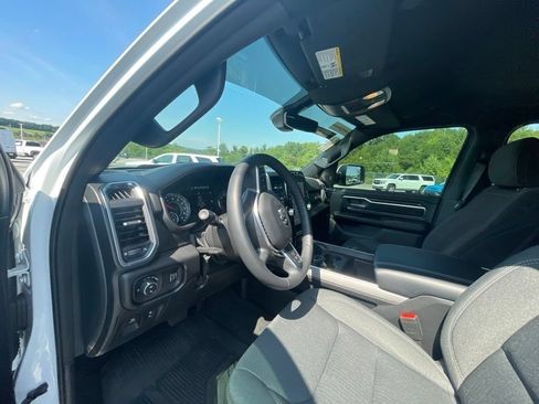 Used 2024 RAM 1500 Big Horn AWD/4WD image 17