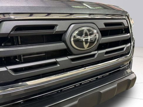 Used 2019 Toyota Tacoma SR5 image 12