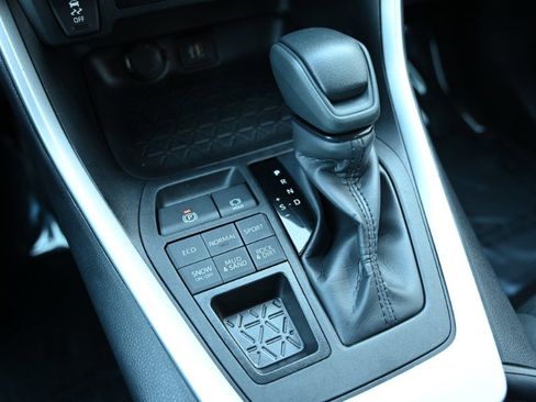 Used 2024 Toyota RAV4 LE image 24