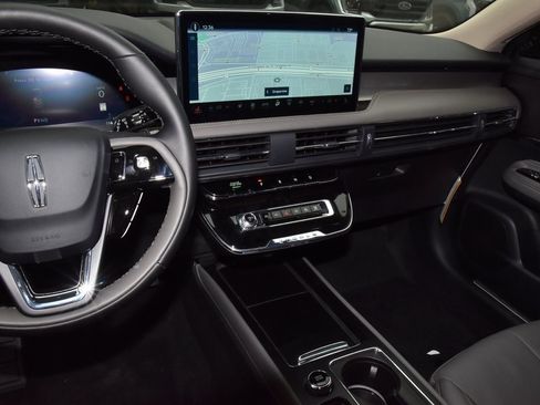 New 2026 Lincoln Corsair Premiere image 26