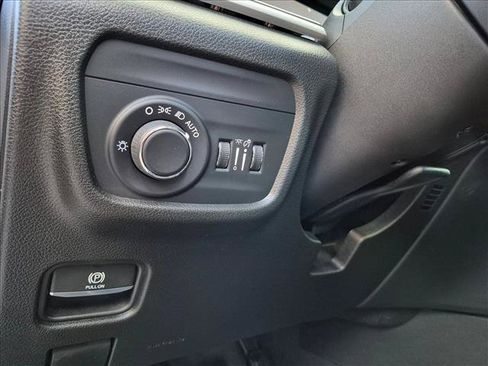 Used 2023 Jeep Grand Cherokee Altitude AWD/4WD image 21