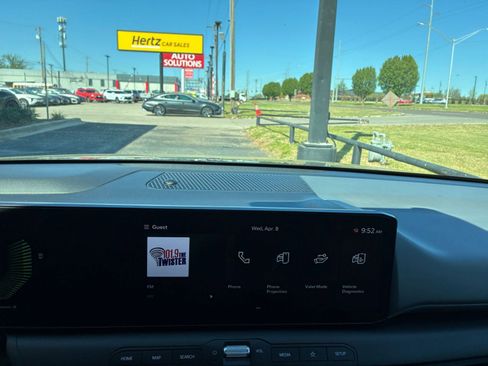 Used 2025 Kia K4 LXS image 17