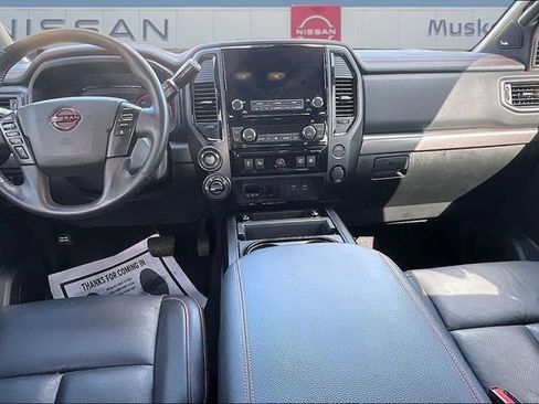 Used 2023 Nissan Titan PRO-4X w/ Pro-4x Convenience Package AWD/4WD image 8