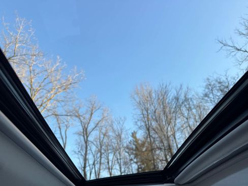 Used 2020 Toyota Camry LE image 3