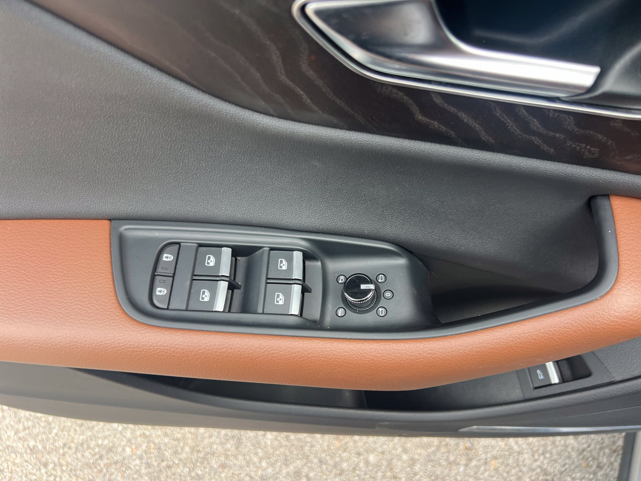 Used 2022 Audi Q8 Premium Plus AWD/4WD image 24