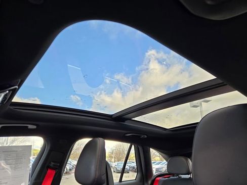 Used 2025 Mercedes-Benz GLC 43 AMG GLC 43 AMG image 21