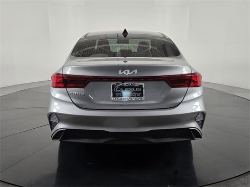 Used 2023 Kia Forte LXS w/ LXS Technology Package image 5
