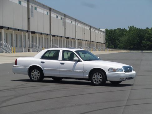 Used 2006 Mercury Grand Marquis LS image 2