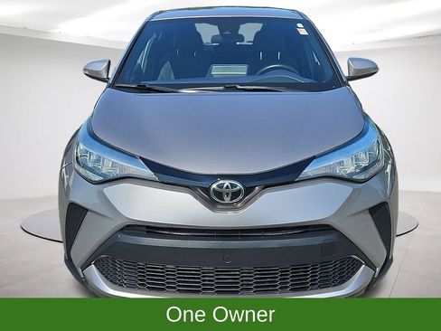 Used 2020 Toyota C-HR XLE FWD image 2