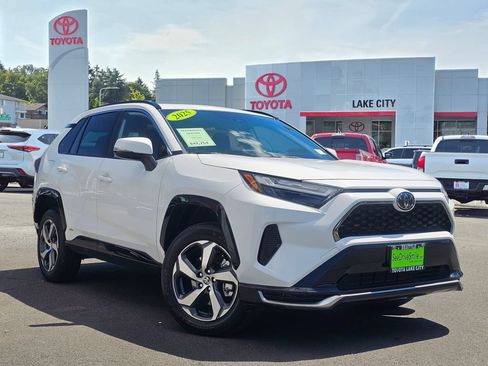 Certified 2025 Toyota RAV4 SE w/ Weather & Moonroof Package AWD/4WD image 1