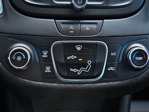 Used 2020 Chevrolet Malibu LS w/ Driver Confidence Package II FWD image 21